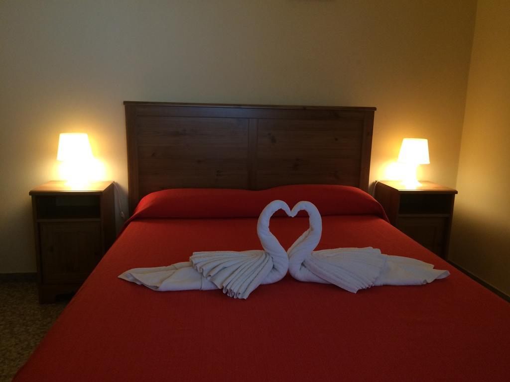 Apartamentos Dominguez Calera 部屋 写真