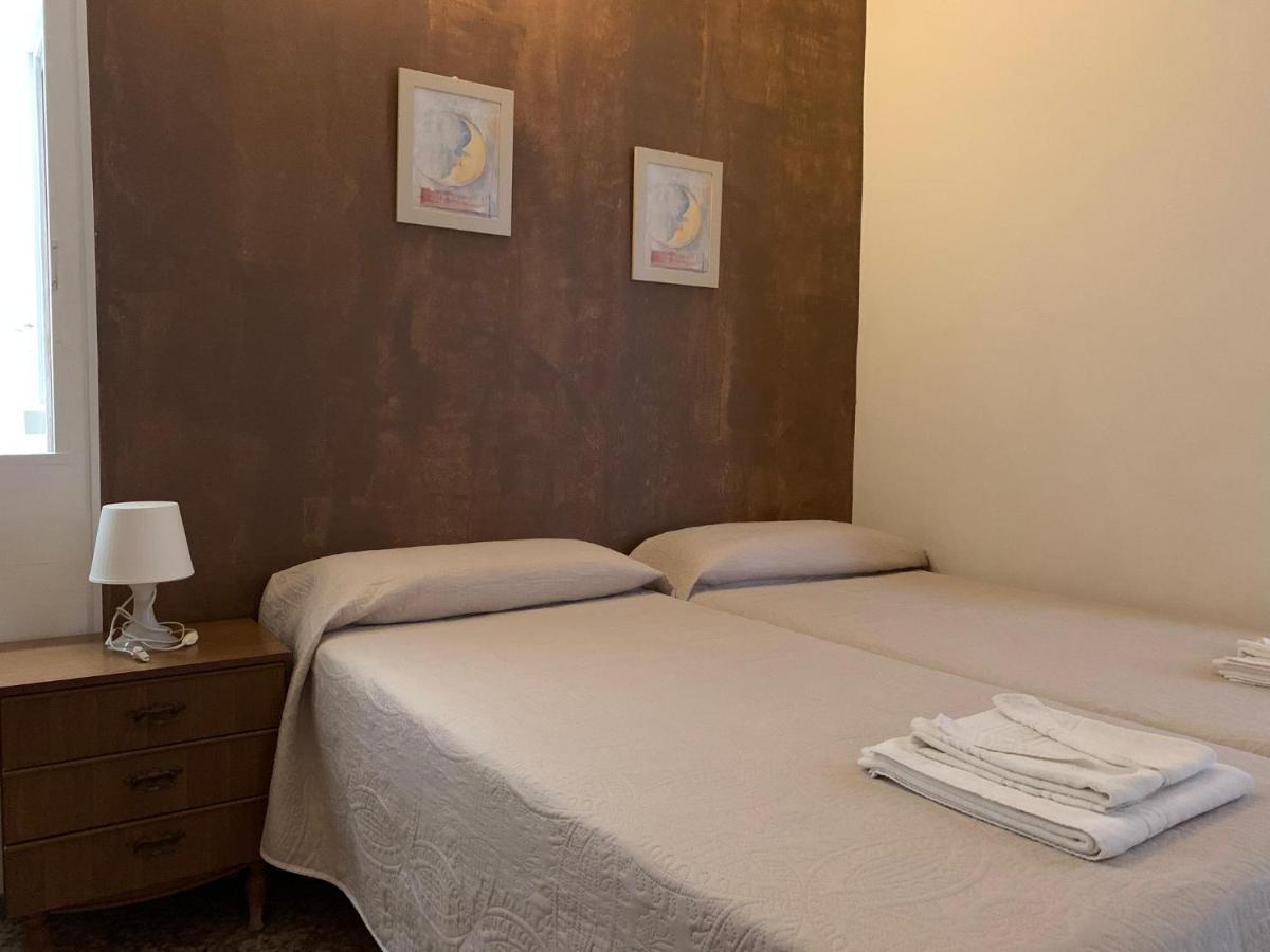 Apartamentos Dominguez Calera エクステリア 写真